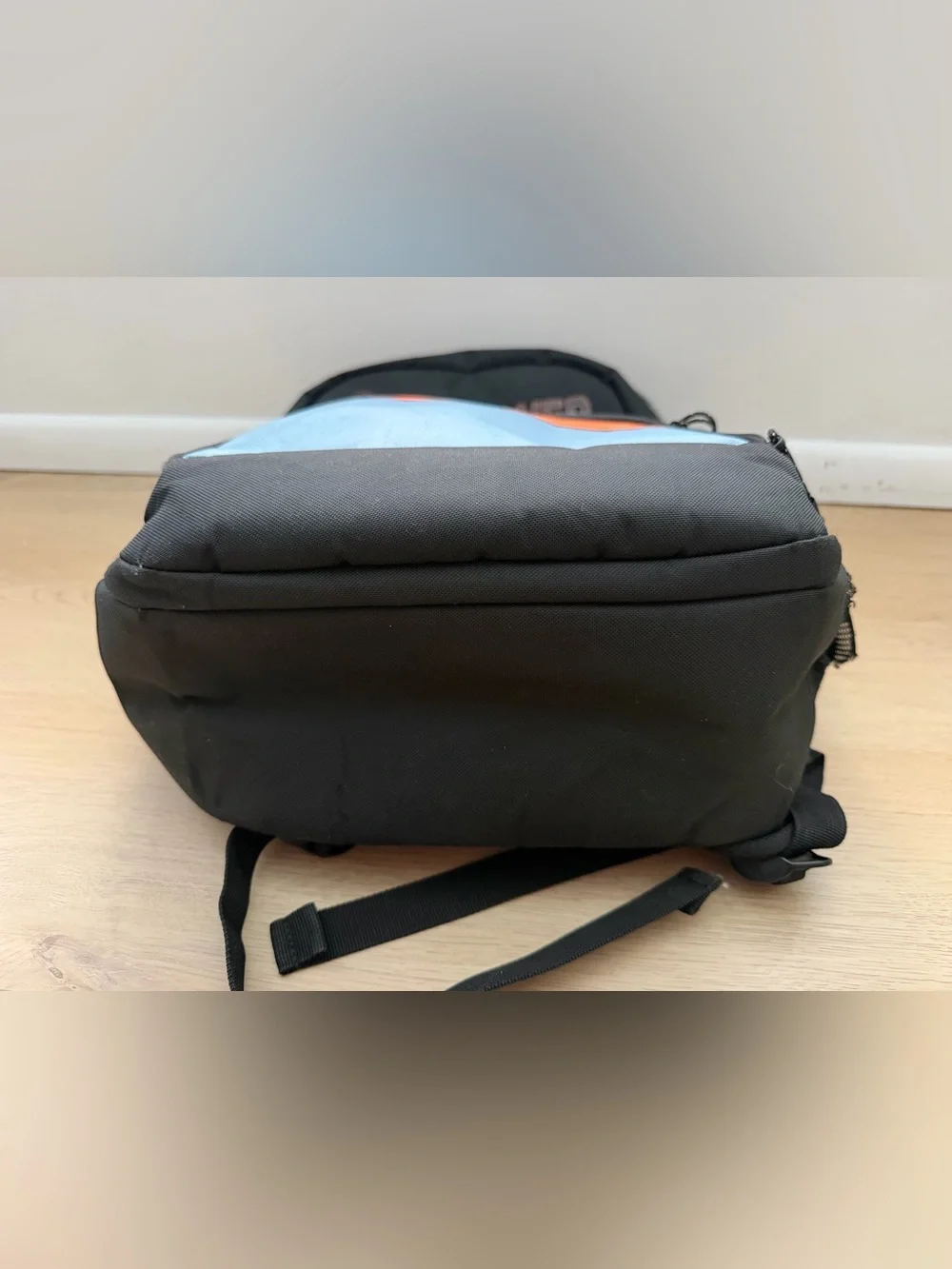 N/A quiksilver schoolie